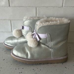 UGG Gita Pom Pom Girl's Metallic Gold Pink Leather Shearling Boots Size 6 Youth